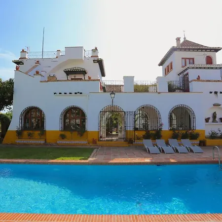 Clavero Villa